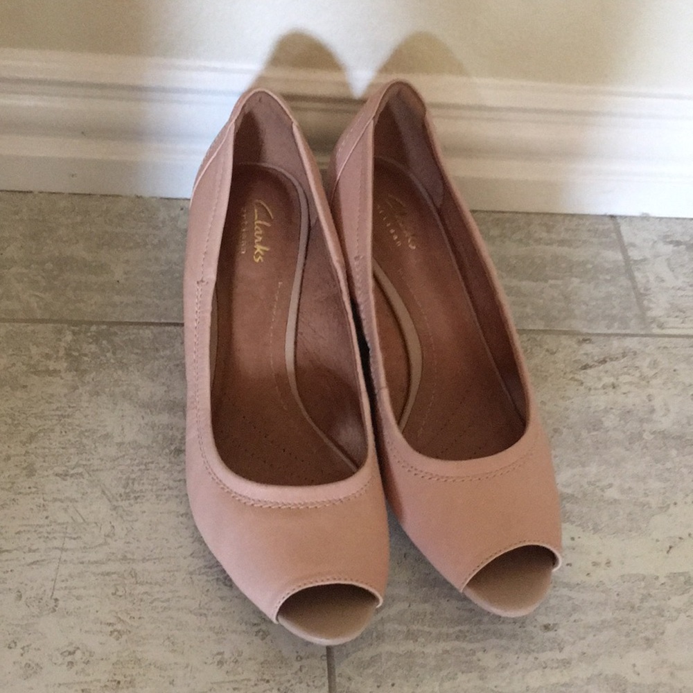 Clarks artisan peep toe wedge